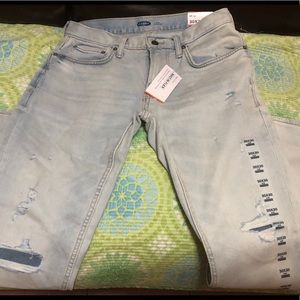 Slim distressed jeans